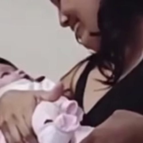 Emocionante momento marca chegada da filha adotiva oito meses após o nascimento do filho biológico