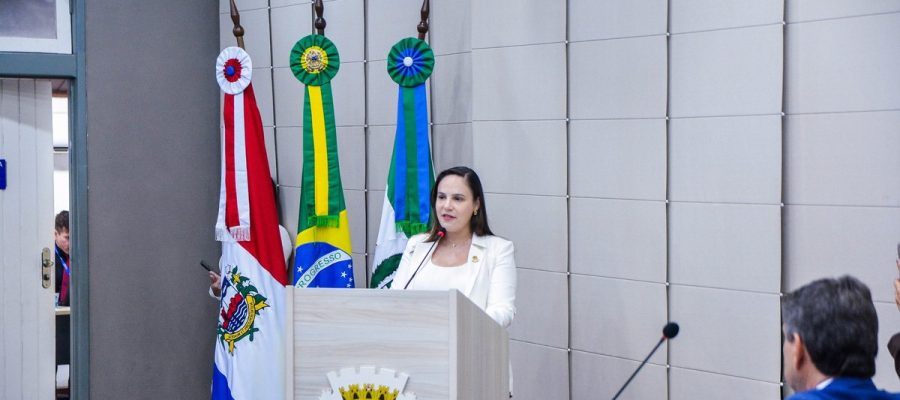 Vereadora apresenta emendas ao PLDO e destaca ações prioritárias nas áreas da educação e saúde