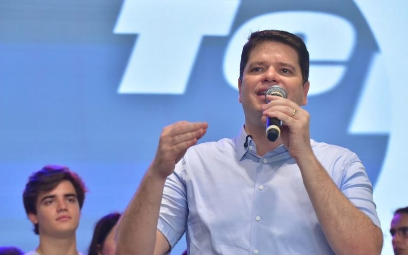 Davi Davino Filho defende novo pacto para reduzir filas na saúde e ampliar atendimento especializado no interior