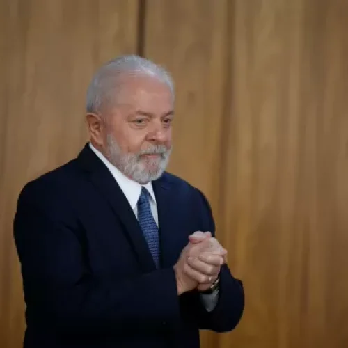 ‘Bando de aloprados achou que tomaria o poder’, diz Lula sobre plano golpista