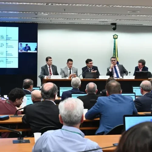 Líderes do Centrão negam embarcar em sugestão do PL por escala 4×3