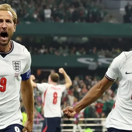Inglaterra suporta pressão do México no Azteca e garante vaga nas quartas da Copa do Mundo