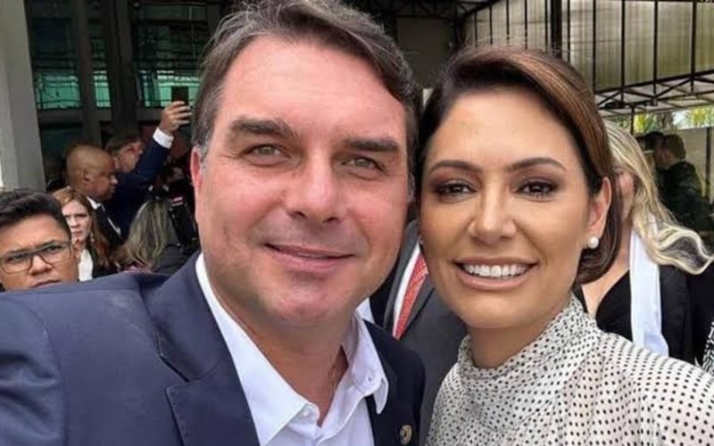 “Falou pouco”, diz irmão de Michelle sobre polêmica com Flávio Bolsonaro