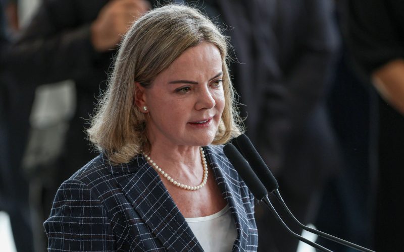 Gelise acusa governadores de direita de quererem submeter o Brasil a interesses dos EUA