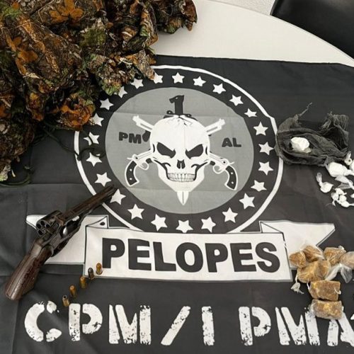 Quatro pessoas são presas por tráfico e posse de armas em Roteiro