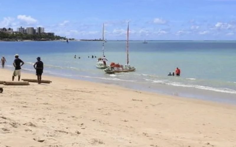 Onze trechos do litoral de Alagoas estão impróprios para banho, aponta IMA