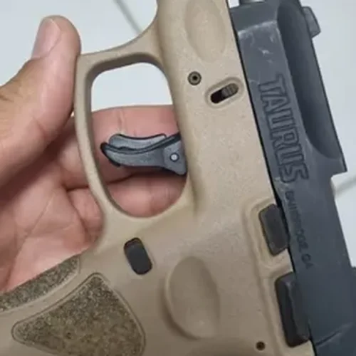 Pistola é apreendida após suspeito de matar adolescente morrer em confronto em Murici
