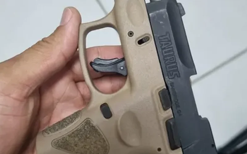 Pistola é apreendida após suspeito de matar adolescente morrer em confronto em Murici