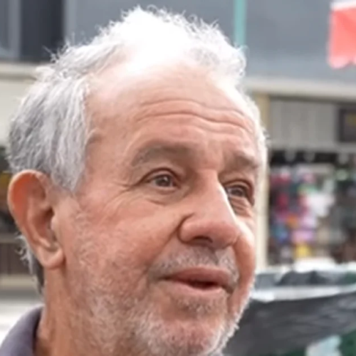 Aposentado declara voto em Flávio Bolsonaro : ”Lula não fez nada”