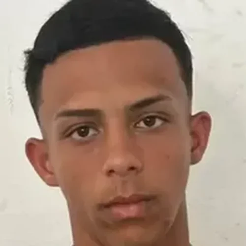 Após discussão familiar, filho agride a mãe e joga óleo no corpo dela