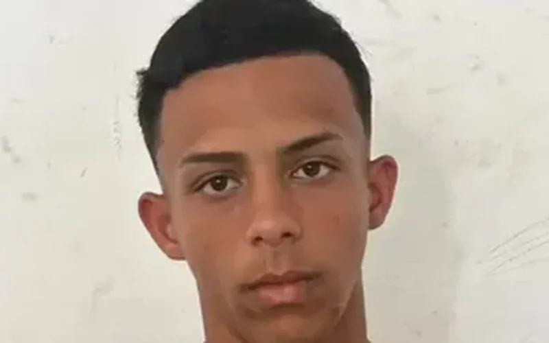 Após discussão familiar, filho agride a mãe e joga óleo no corpo dela