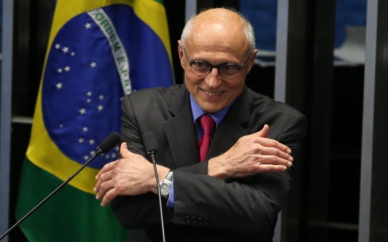 Deputado Suplicy é internado às pressas em Niterói após passar mal com arritmia cardíaca