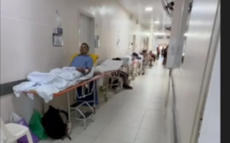 Superlotação e caos: Pacientes são internados em corredores no Hospital Regional de Arapiraca