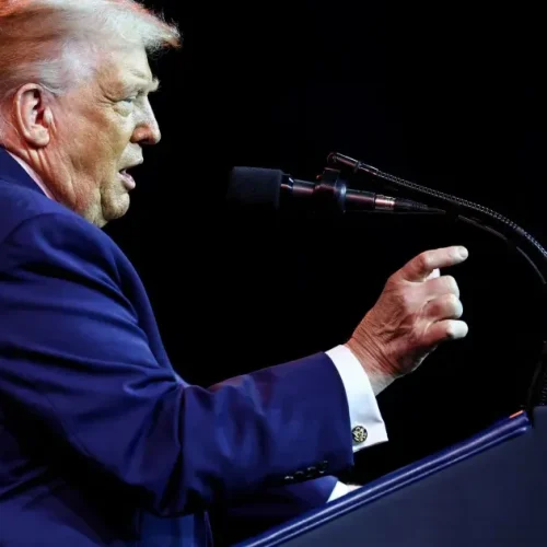 Trump afirma que EUA iniciarão bloqueio do Estreito de Ormuz “imediatamente”