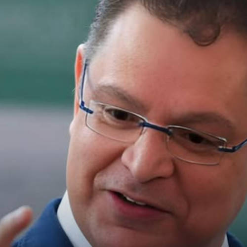 Líder do PL na Câmara diz que partido vai apoiar a escala 4×3