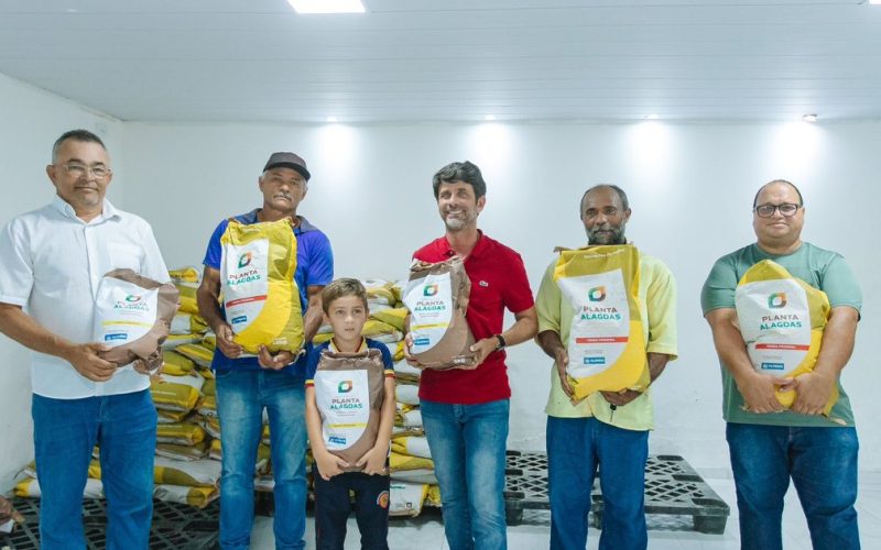 União dos Palmares amplia apoio ao produtor rural com distribuição de sementes e alevinos