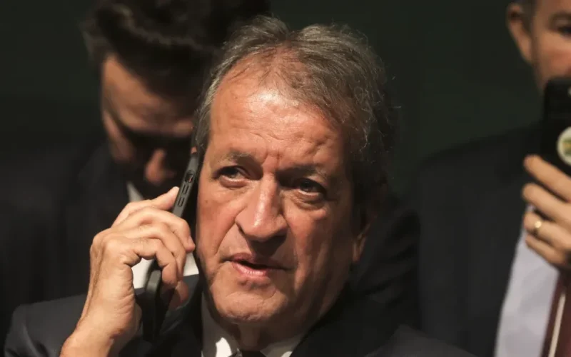 Flávio Dino determina bloqueio de R$ 119 milhões em bens de Valdemar Costa Neto