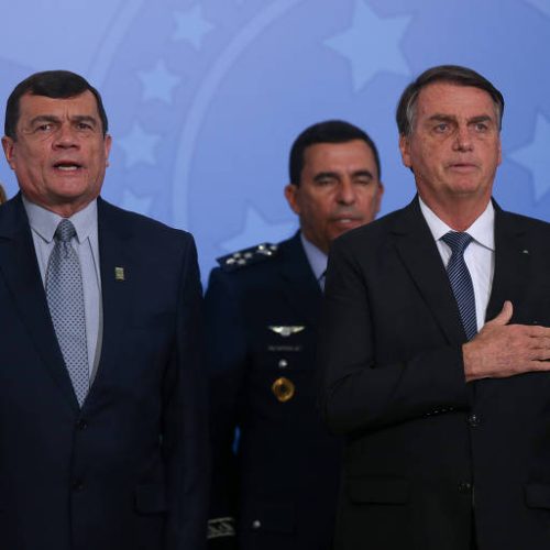 Advogados de ex-ministro da Defesa expõem Bolsonaro e enfurecem aliados