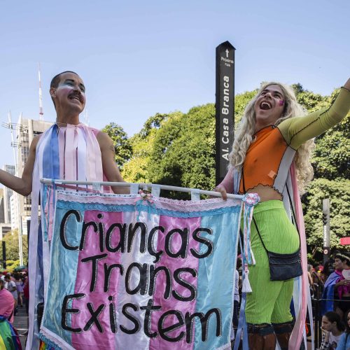Projeto de lei em Alagoas quer impedir participação de crianças e adolescentes na Parada LGBTQIAPN+