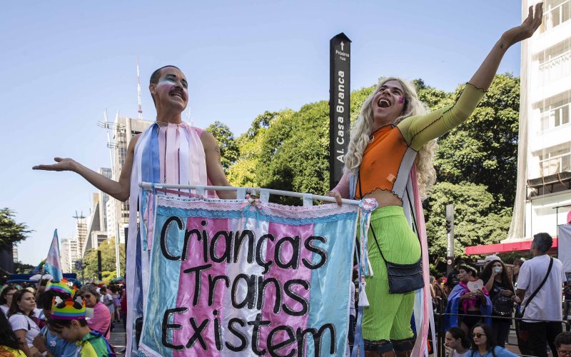 Projeto de lei em Alagoas quer impedir participação de crianças e adolescentes na Parada LGBTQIAPN+