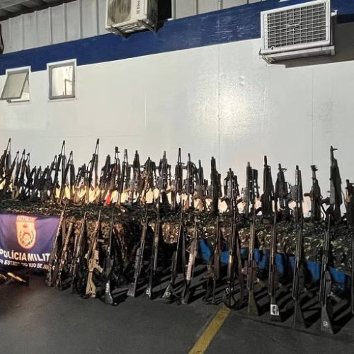 Operação no Rio apreendeu fuzis das Forças Venezuelanas
