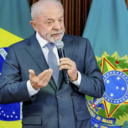 Lula sobe o tom contra tarifas americanas: “Não aceitaremos esse tratamento”