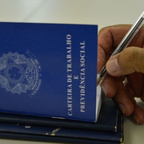 Governo quer redução de duas horas na jornada de trabalho já em 2026