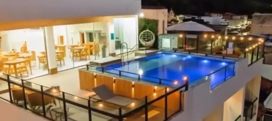 Donos de pousada e eletricista viram réus por mortes de mãe e filho eletrocutados em piscina