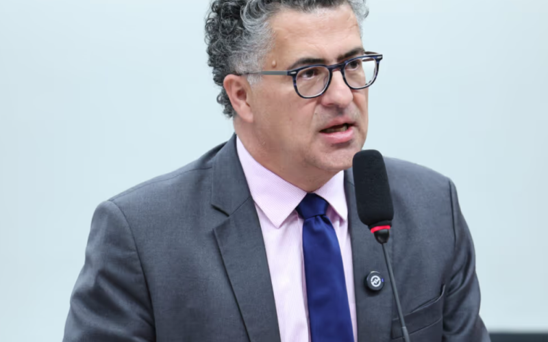 “Vão sabotar o povo”, afirma presidente da comissão sobre possível bloqueio da PEC da 6×1