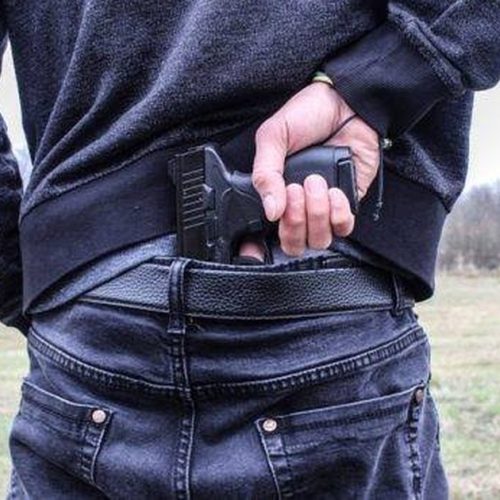 Deputados aprovam proposta de porte de arma para corretores de imóveis