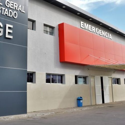 Homem acusado de cometer roubos no Pilar busca atendimento médico após ser atingido por tiros nas mãos