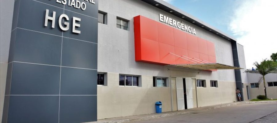 Homem acusado de cometer roubos no Pilar busca atendimento médico após ser atingido por tiros nas mãos