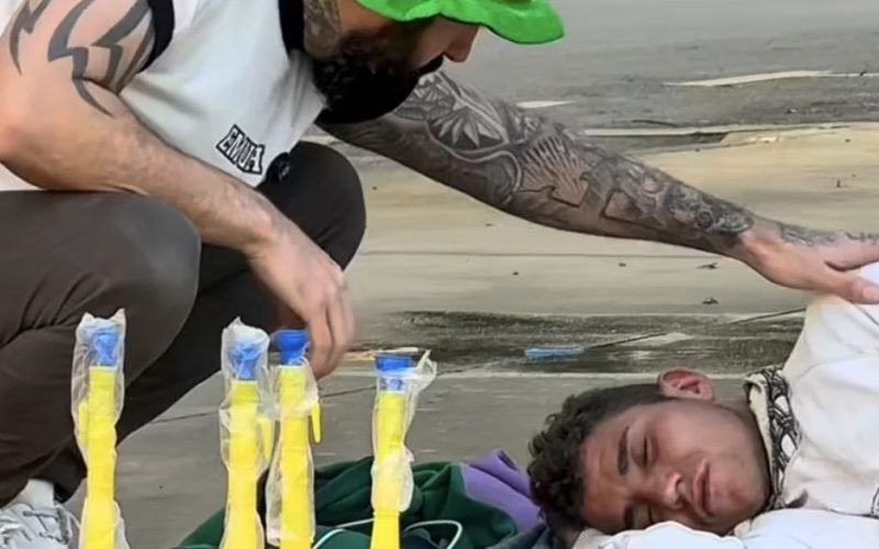 Influenciador viraliza ao transformar gesto simples em oportunidade de dignidade e renda para homem em situação de rua