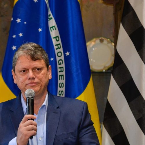 Tarcísio defende renovação política e alfineta Lula: “É hora de dar a vez”