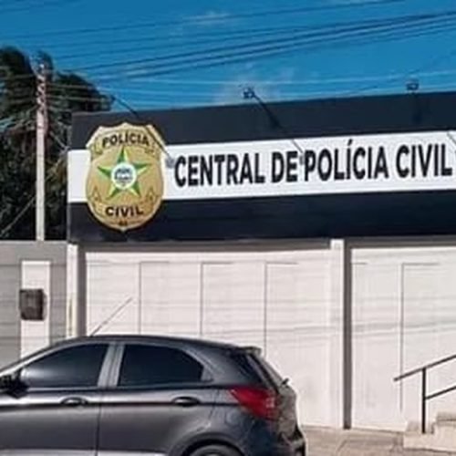 Homem ameaça padrasto com facão e avança contra policiais com foice em Arapiraca
