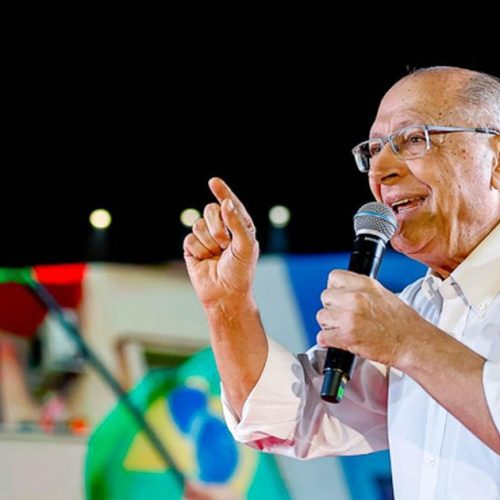 “Quem não acredita nas urnas não deveria nem ser candidato a presidente”, diz vice-presidente Alckmin durante evento do PT