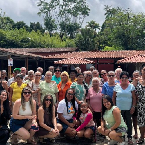 Idosos de Traipu vivenciam dia de lazer e integração em passeio promovido pela Assistência Social