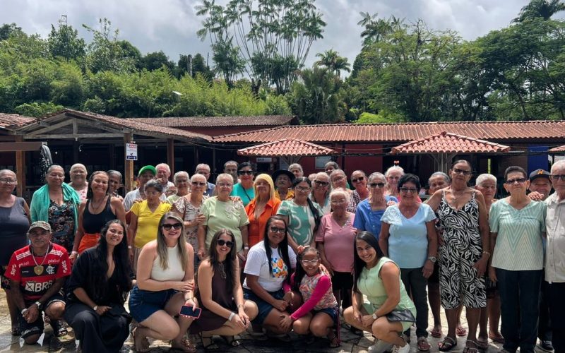 Idosos de Traipu vivenciam dia de lazer e integração em passeio promovido pela Assistência Social