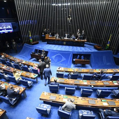 Davi barra votação relâmpago e exige debate sobre PEC do fim da escala 6×1