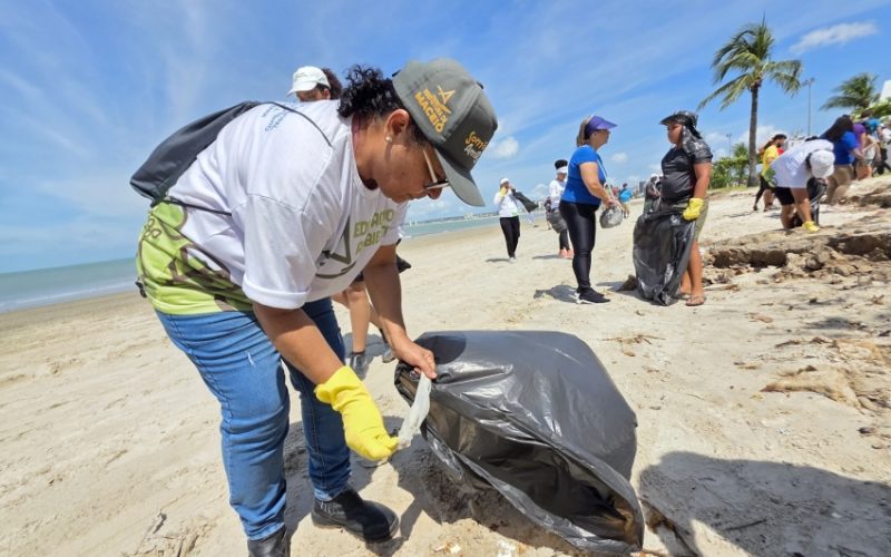 JHC participa de movimento dedicado à limpeza de praias, rios e mangues em Maceió