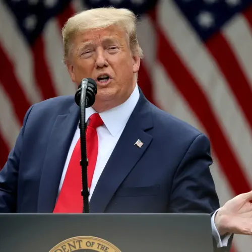 Governo se prepara para reação de Trump a operação da PF contra Bolsonaro