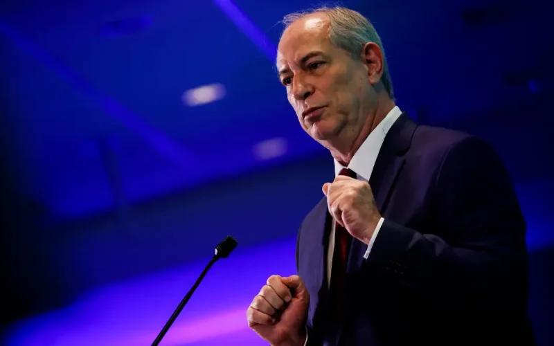 PL suspende apoio a Ciro Gomes após racha entre Michelle e filhos de Bolsonaro