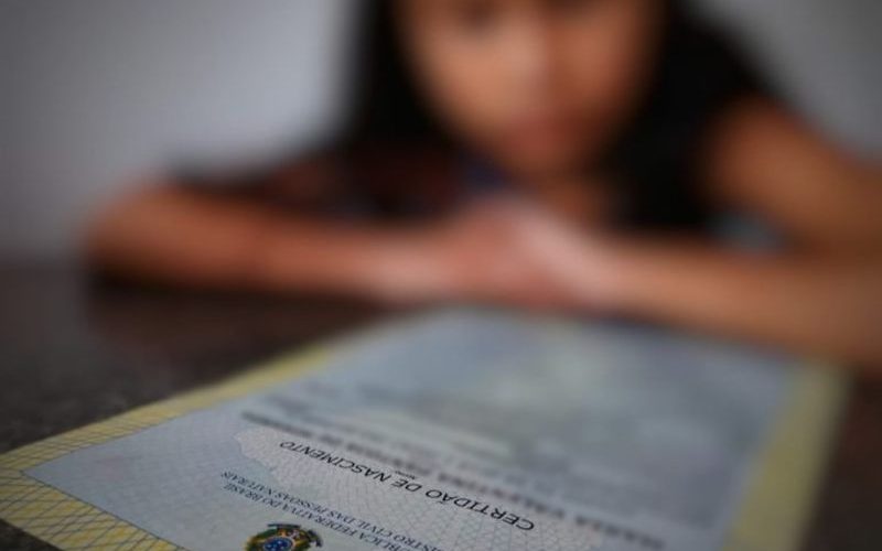 Brasil tem 800 mil registros sem pai desde 2019 e quase 50 mil ações na Justiça para reconhecimento de genitor