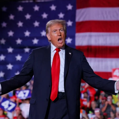 Trump envia navios de guerra para costa da Venezuela