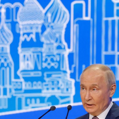 Putin cita Bolsonaro ao falar sobre tarifas impostas pelos EUA