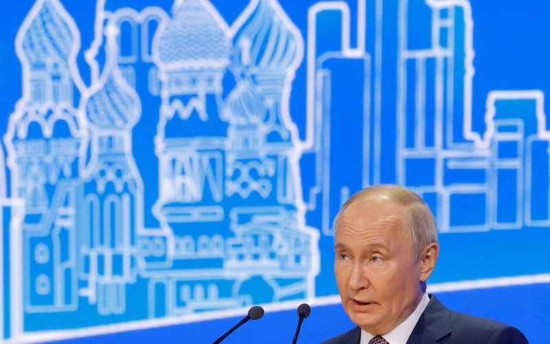 Putin cita Bolsonaro ao falar sobre tarifas impostas pelos EUA
