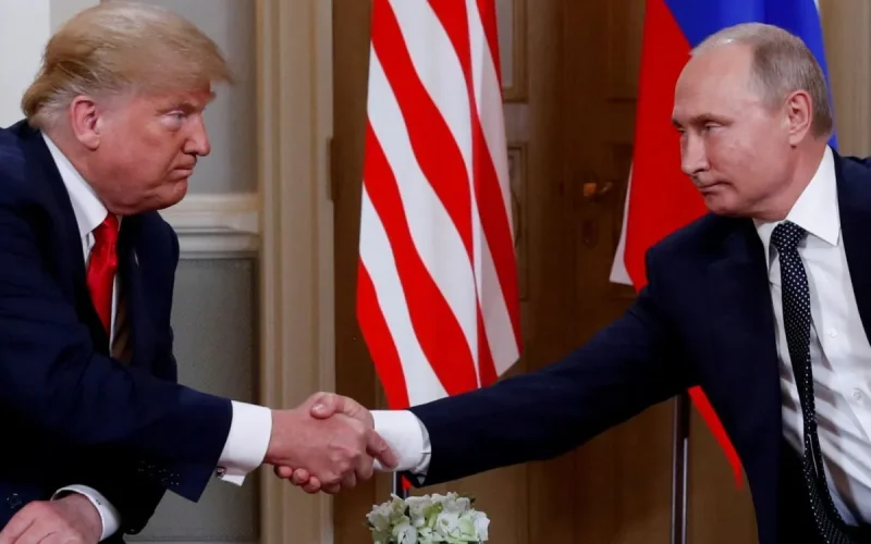 Trump aposta em acordo com Putin e mira reunião de paz