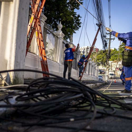 Projeto Poste Limpo já organiza mais de 64 km de cabos em Maceió