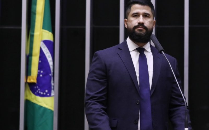 Deputado Fabio Costa critica governo após tiroteio no Jacintinho e cobra estratégia contra o crime