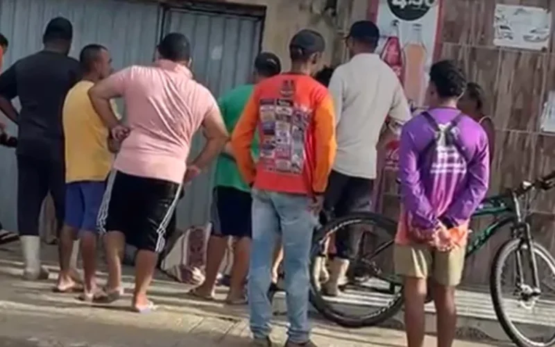 Homem é morto a tiros em frente a mercadinho no interior de Alagoas